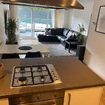 Cosy One Bedroom With Roof Terrace - London Charm